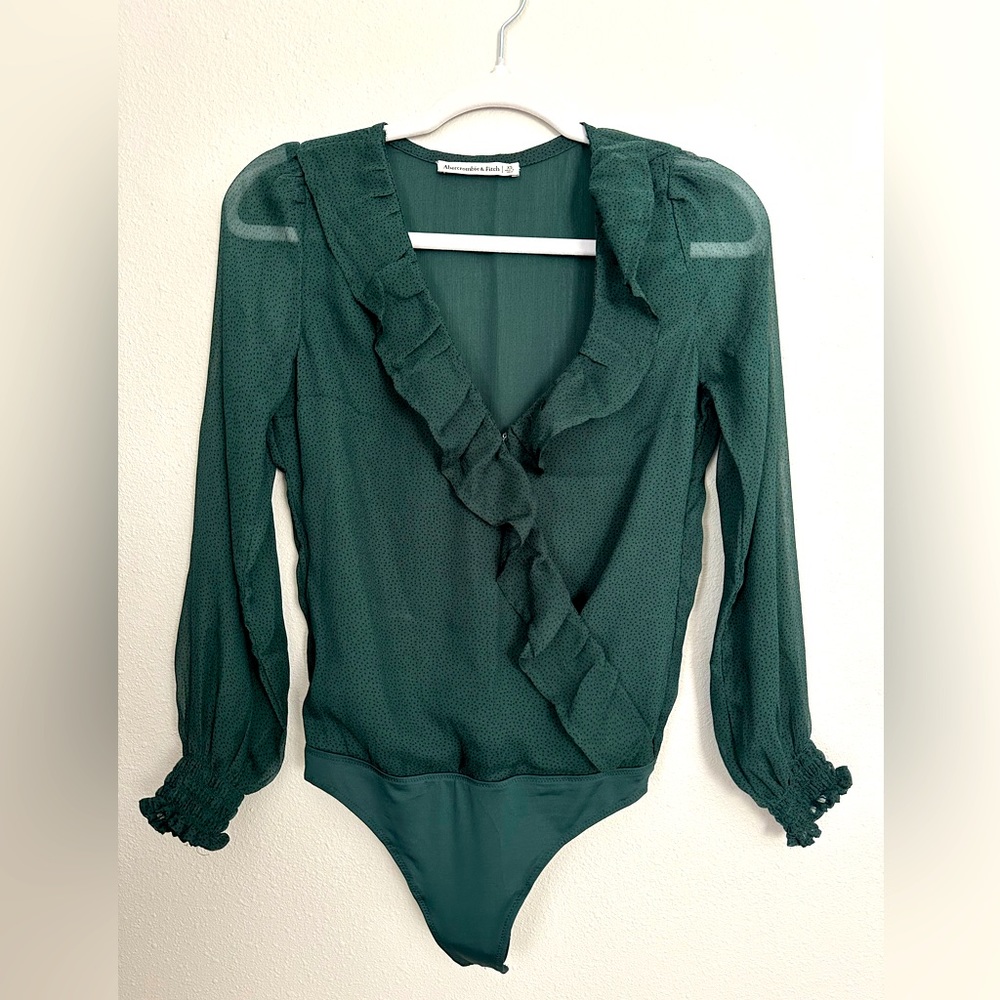 LONG-SLEEVES RUFFLED BODYSUIT